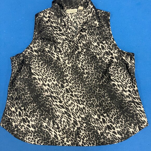 Elegant Sleeveless sleek Leopard print blouse NEW SIZE 24 - Picture 1 of 2